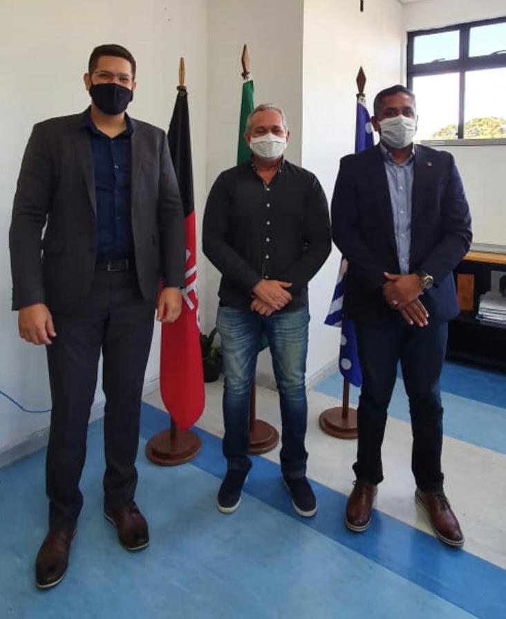 VEREADOR EMANO SANTOS (PV-JP) FAZ VISITA DE CORTESIA AO REITOR DA UFPB Foto: Oriel Farias